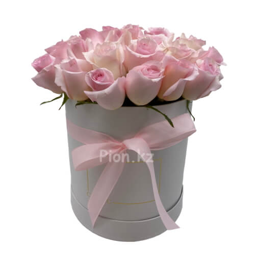 Корзина из нежных розовых роз - Делюкс