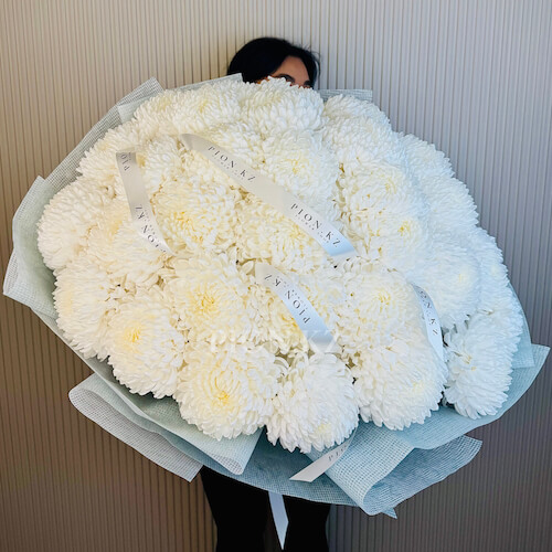 Охапка белых хризантем "Хрусталь"