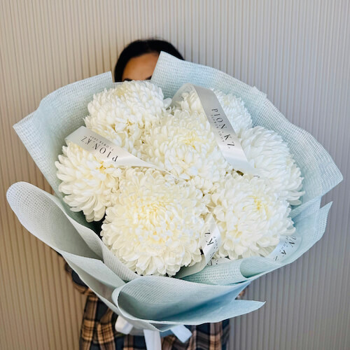 Букет из белых хризантем "Хрусталь" - 7 хризантем