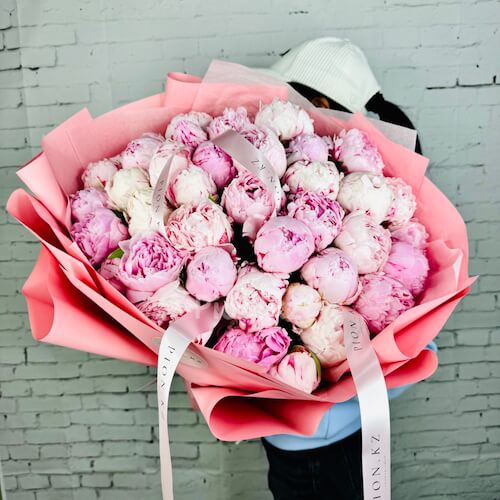 An armful of pink peonies - Делюкс