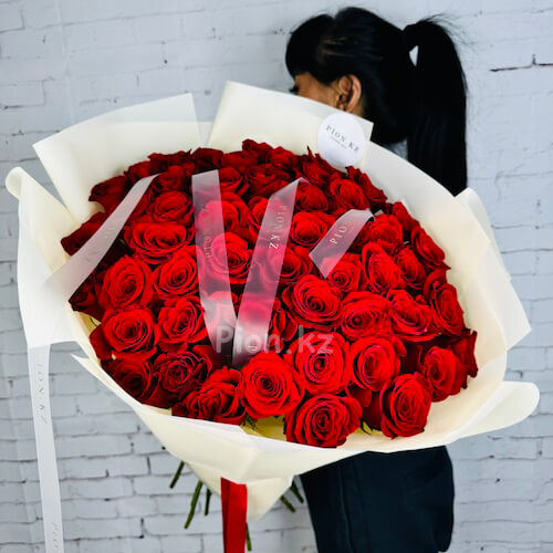 An armful of red Dutch roses 60cm - 51 роза