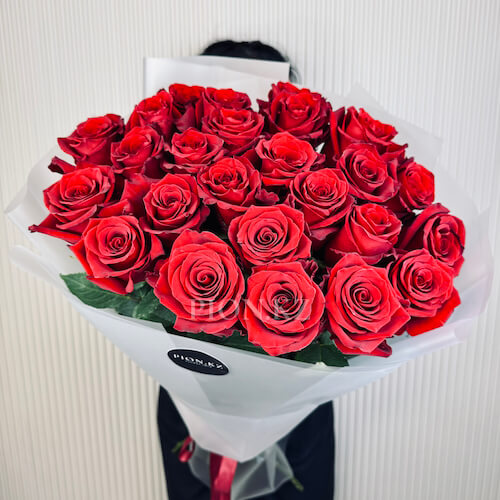 Букет из красных роз 100см