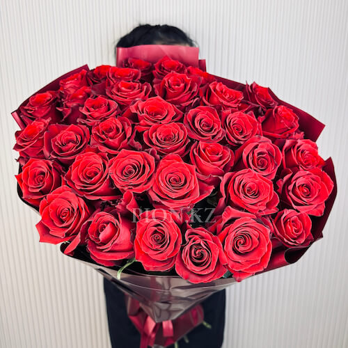 Қызыл раушан гүл шоғы 100см - 35 роз