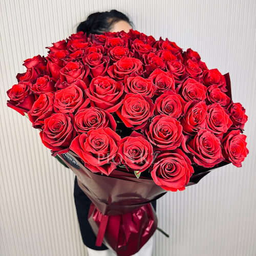 Охапка красных роз 100см - 51 роза