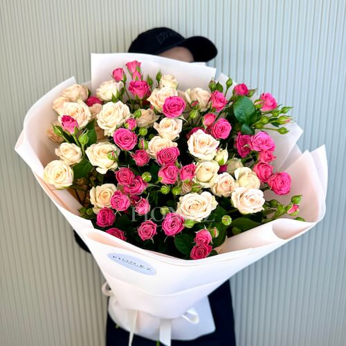 Букет из кустовых роз микс - 11 роз