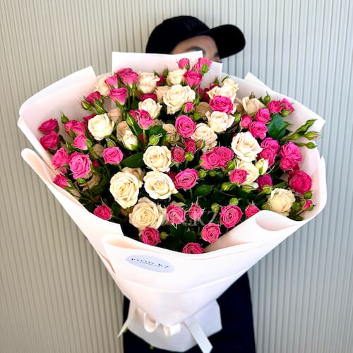 Букет из кустовых роз микс