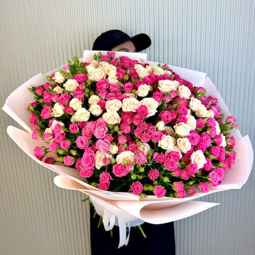 Букет из кустовых роз микс - 51 роза