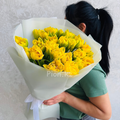 Сары пион қызғалдақтарының шоғы - 35 тюльпанов