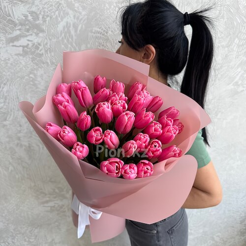 Қызғылт қызғалдақ гүл шоғы - 35 тюльпанов