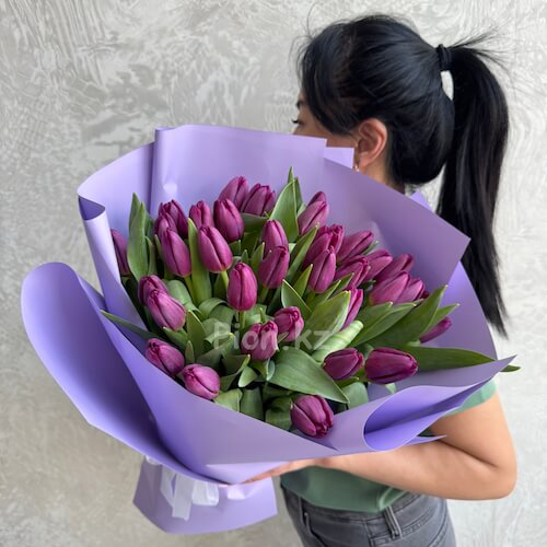 Bouquet of purple tulips - 35 тюльпанов